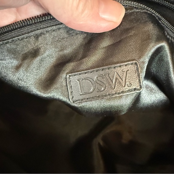 DSW Elegant Black Tote with Gold Details (B5) - Picture 14 of 16